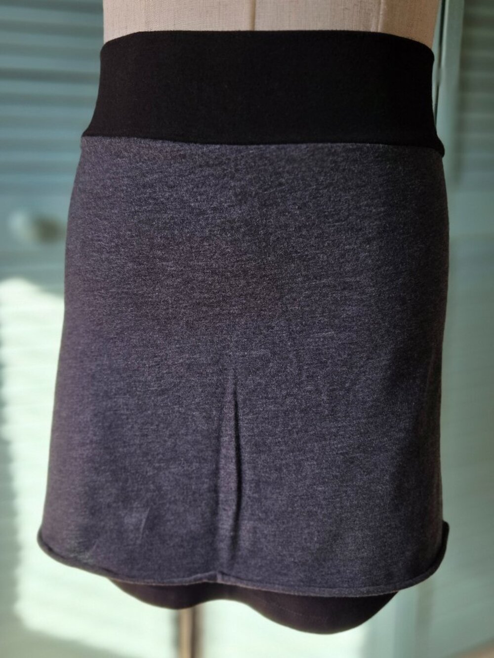 Soul Flower gray & black double layer skirt Size M (juniors)